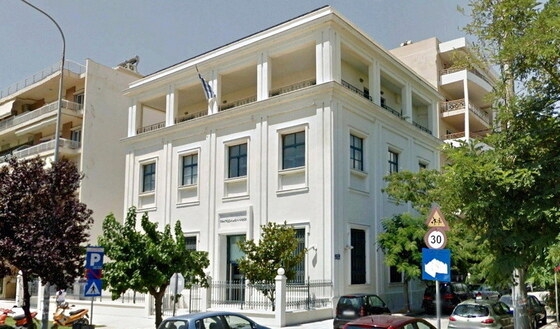 Πρόκειται για ένα κτήριο υψηλής αρχιτεκτονικής και αισθητικής 